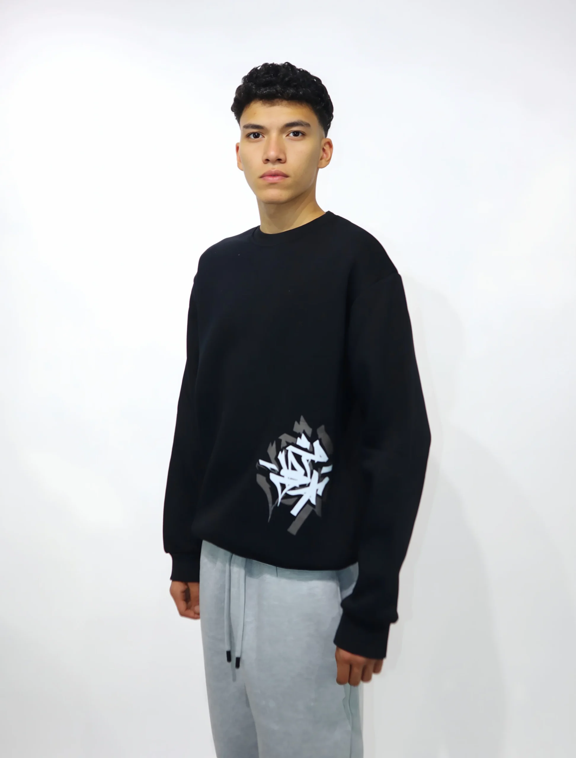 Picsart_25-11-24_06-03-29-917