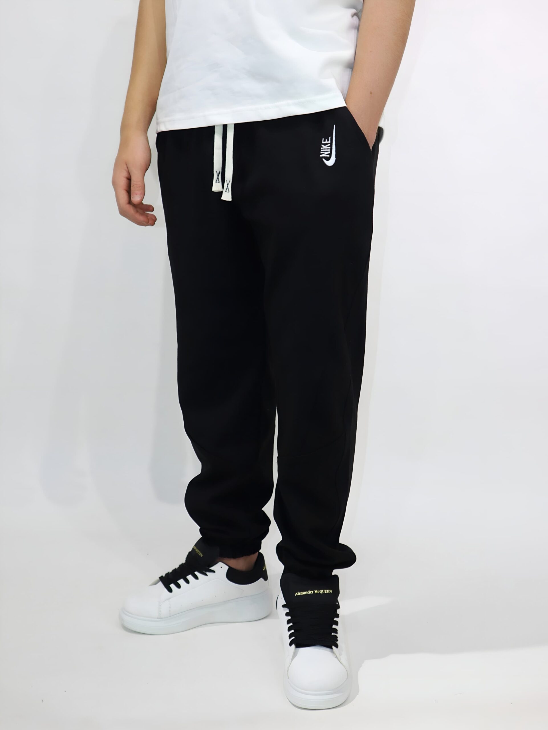 Nike Embroidered Sweatpant - Image 3