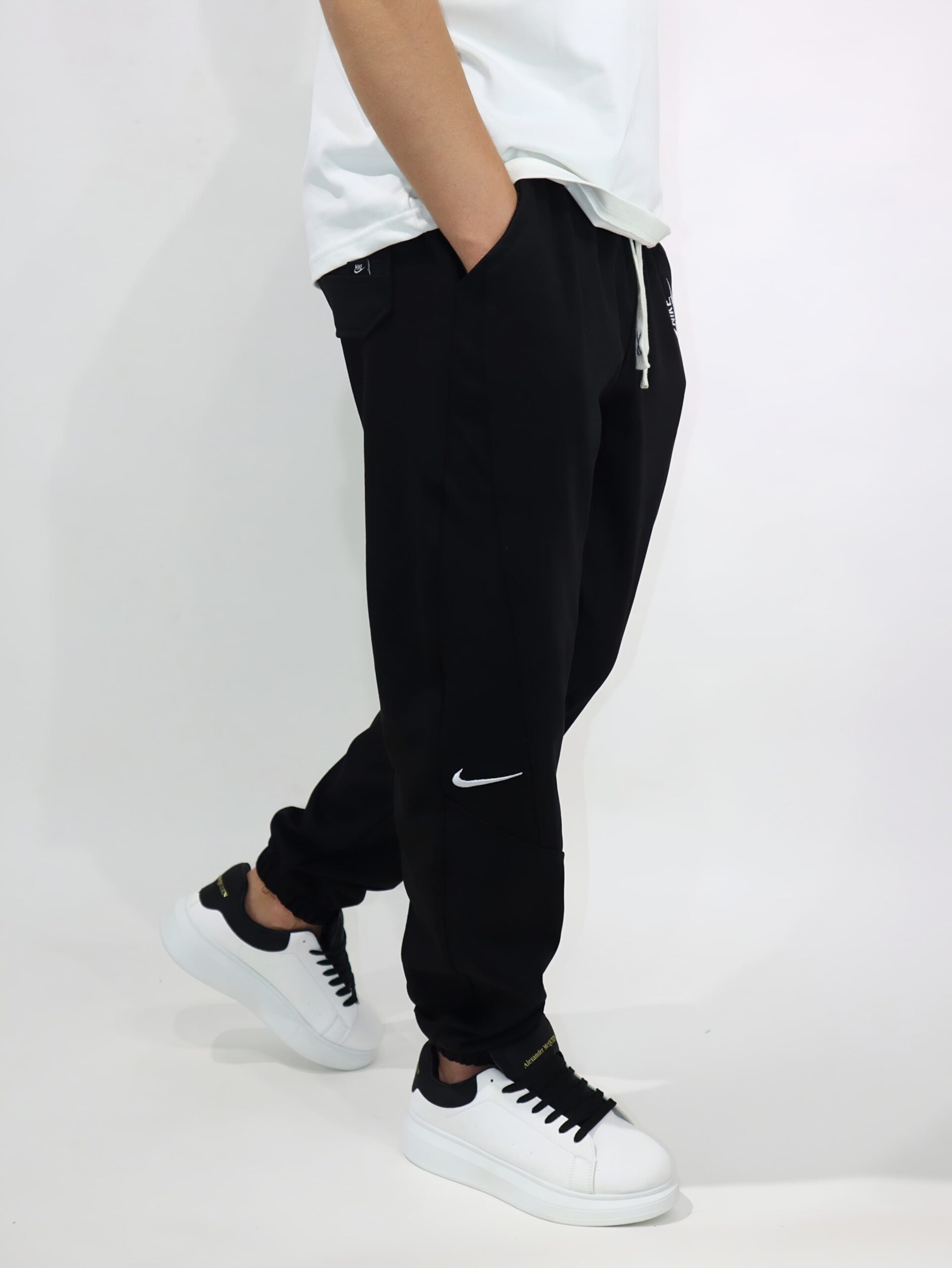 Nike Embroidered Sweatpant - Image 5