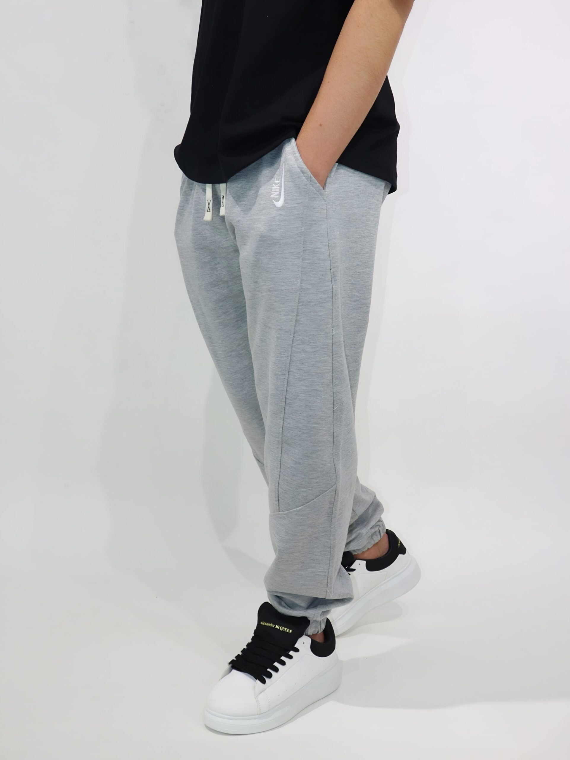 Nike Embroidered Sweatpant - Image 7