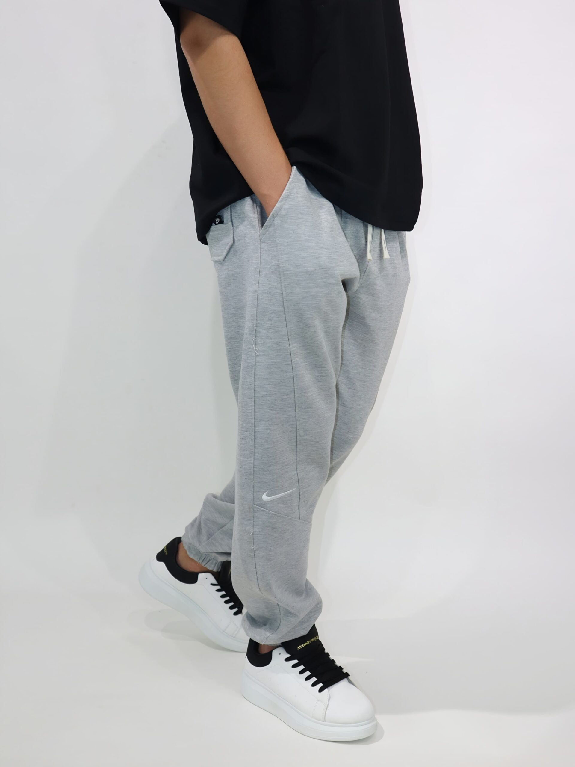 Nike Embroidered Sweatpant - Image 8